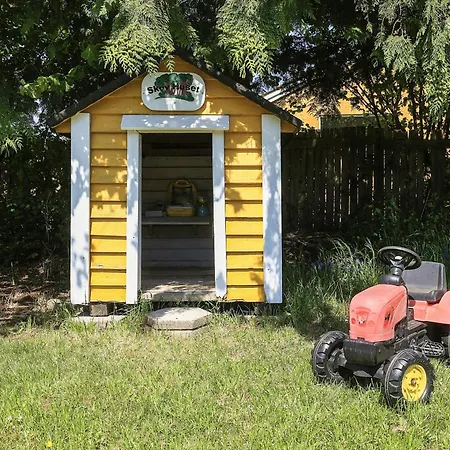 With A Direct Path To The Sea Holiday home *