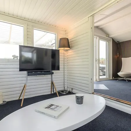 With A Direct Path To The Sea Holiday home *